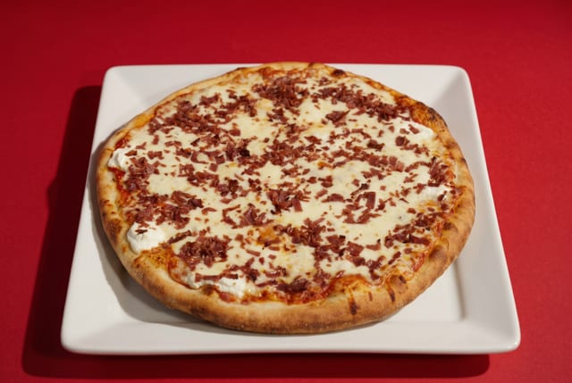 Quattro Formaggi Pizza.